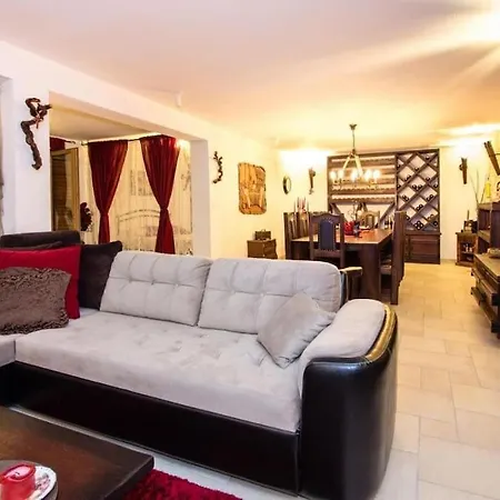 公寓 With 5 Bedrooms 斯普利特