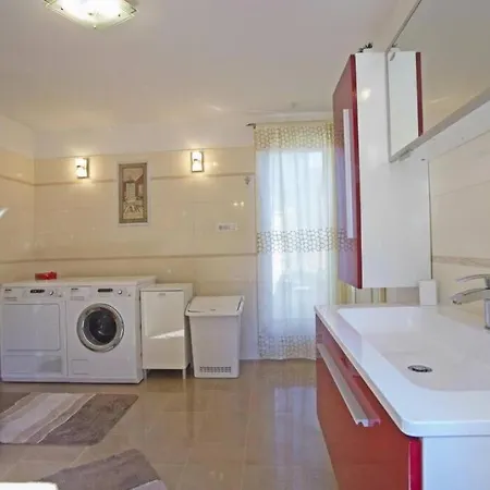 公寓 With 5 Bedrooms